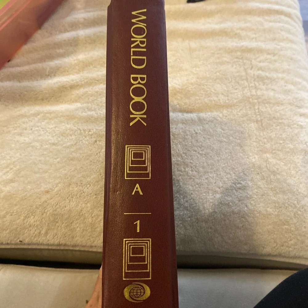 The World Book Encyclopedia 1994‎ Version  A-1